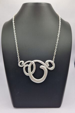 Zyair silver tone swirls short necklace