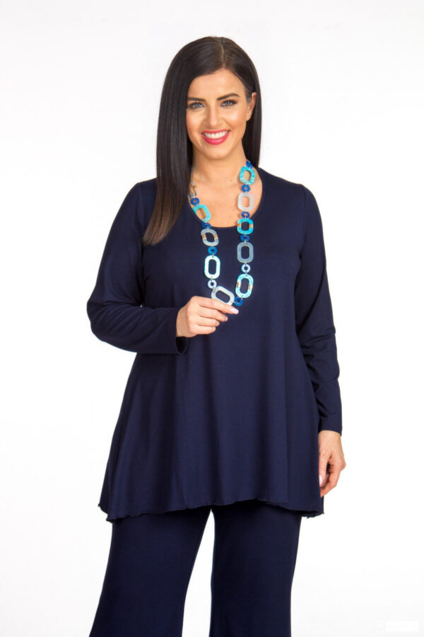 Our model is wearing Exelle Saskato jersey plain tee in navy for Froxx Clothing