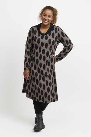 Our model is wearing Pont Neuf Vally jersey cowl dress in taupe for Froxx Clothing plus sizes