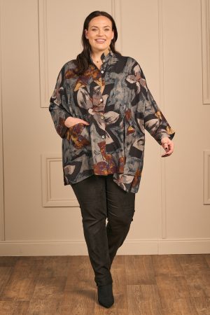 Zhana Paton, our gorgeous new model is wearing Thanny batwing shirt in greys for plus size specialists Froxx Clothing